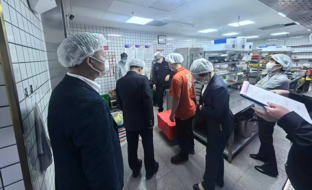 县市场监管局开展网络餐饮“邀您随机查·直击后厨”活动