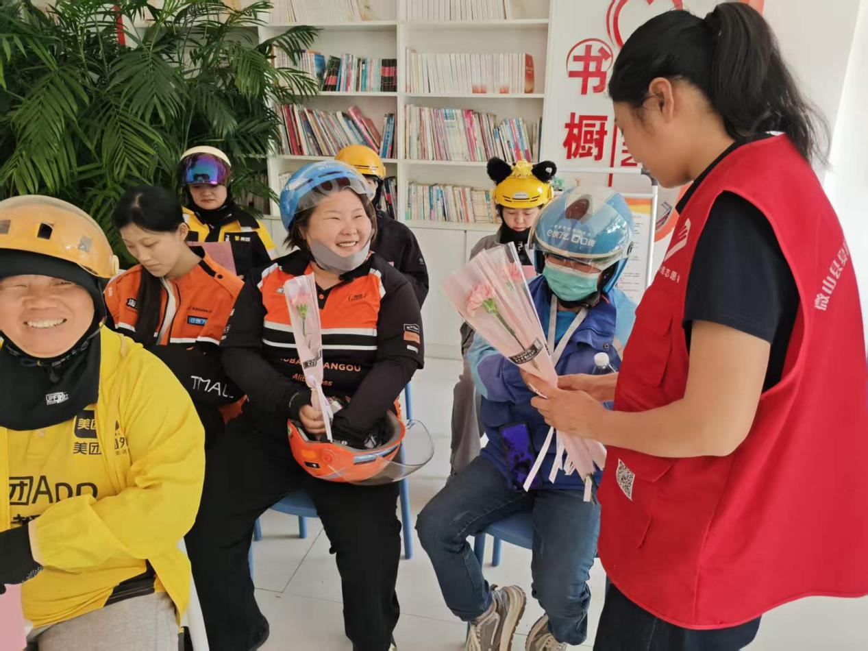 夏镇街道金源社区：以爱之名 致敬芳华