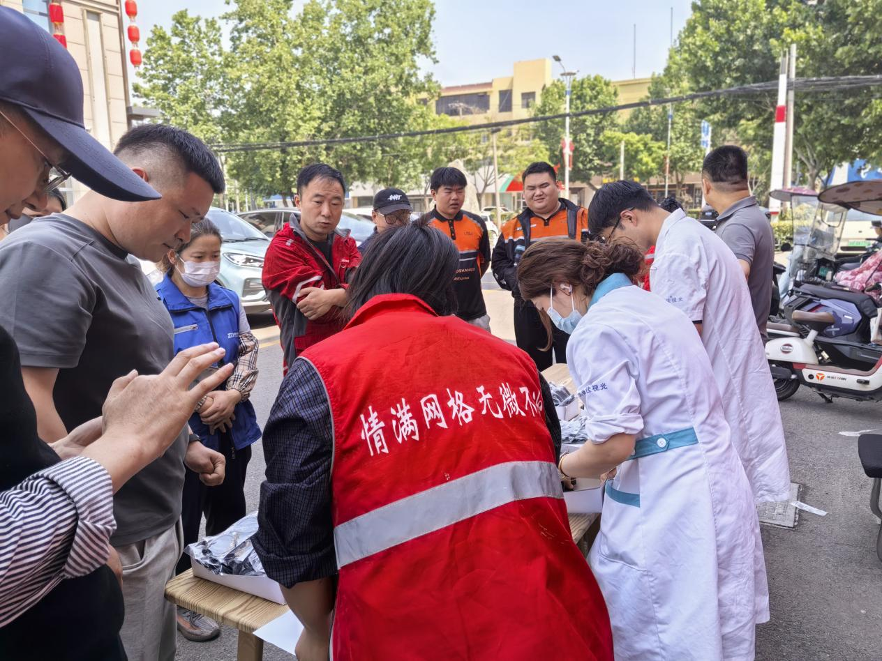 夏镇街道民安社区：情暖新业态 夏日送清凉