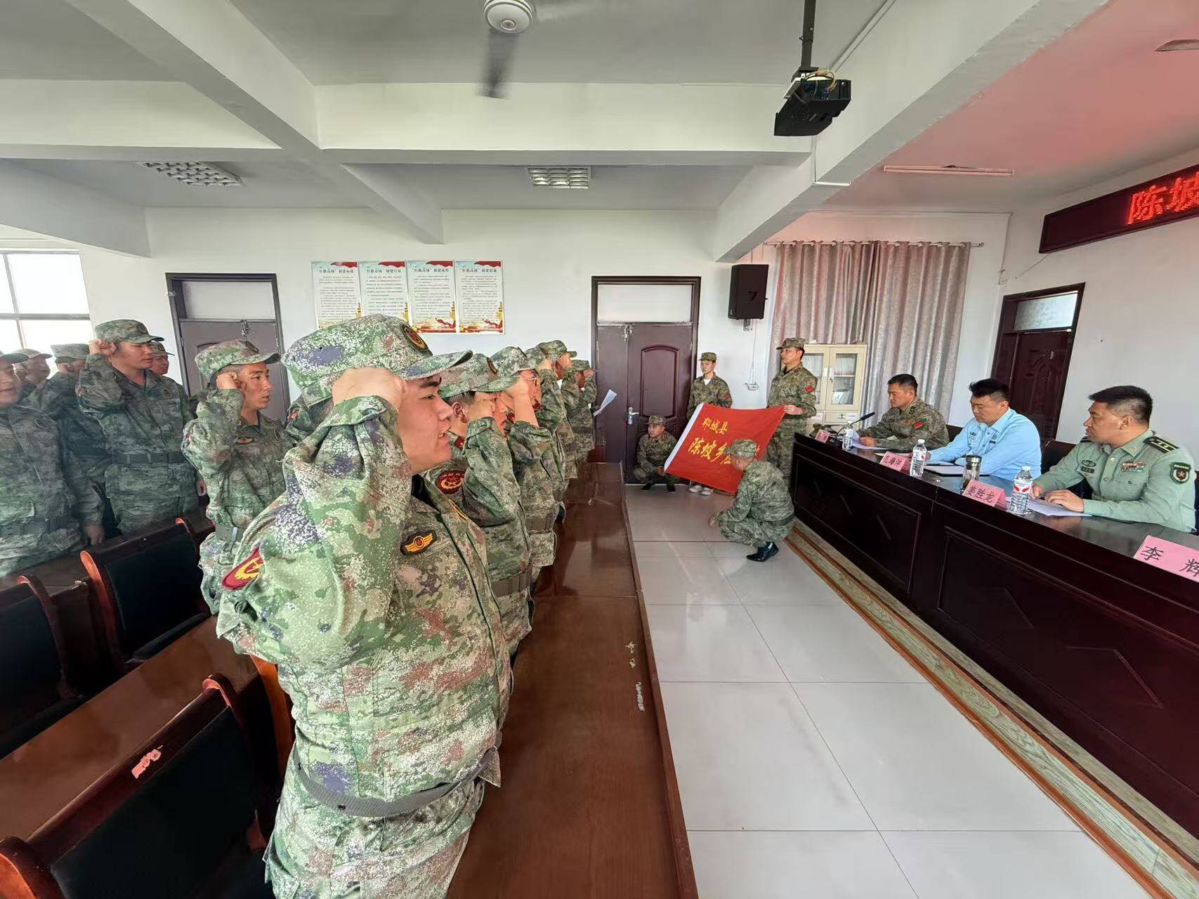 郓城县陈坡乡：基干民兵点验砺锋芒 国防后备力量强根基