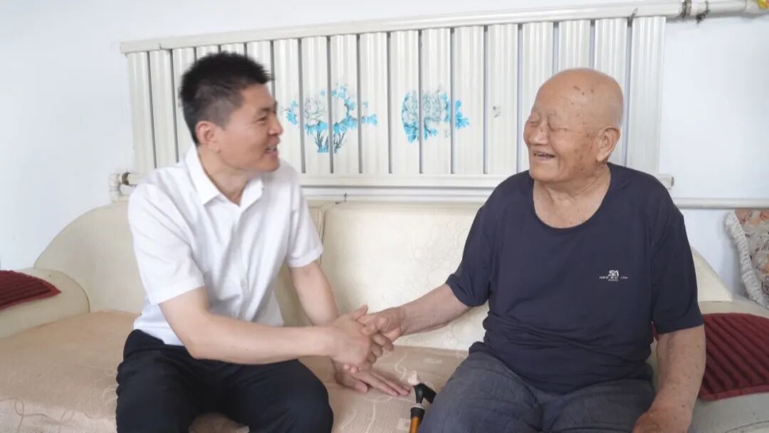 汲广树开展“七一”走访慰问活动