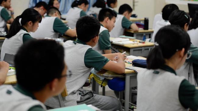 一中学高三学生暑期违规补课 家长自发组织引争议