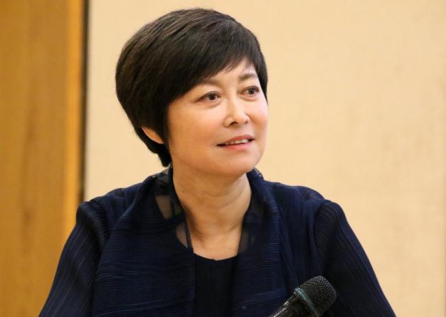 她是大姐 也是电视黄金时代的同行者