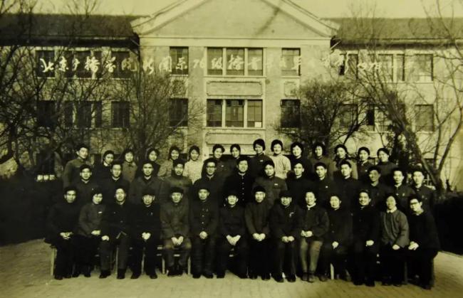 中国传媒大学校友会发文哀悼敬一丹