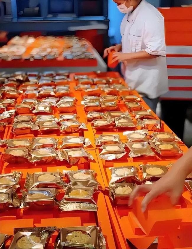 中秋前夕月饼市场销量近乎腰斩 过度包装退潮