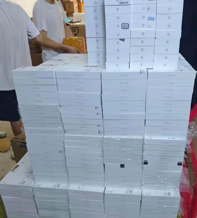 囤iPhone17的手机商亏惨了 押注失败损失惨重
