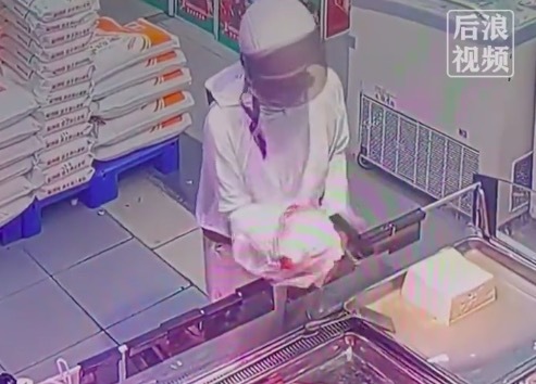 女子戴头盔口罩偷肉藏防晒衣被抓 网友:真是掩耳盗铃