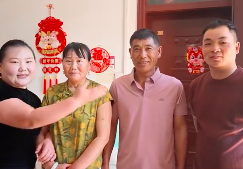 亲妈嫁给丈夫爸爸变婆婆 女儿:我家没有婆媳矛盾