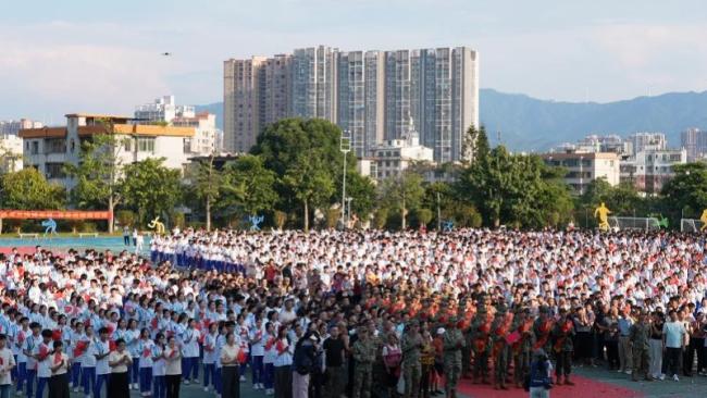 广东佛冈新兵踏上军旅征程
