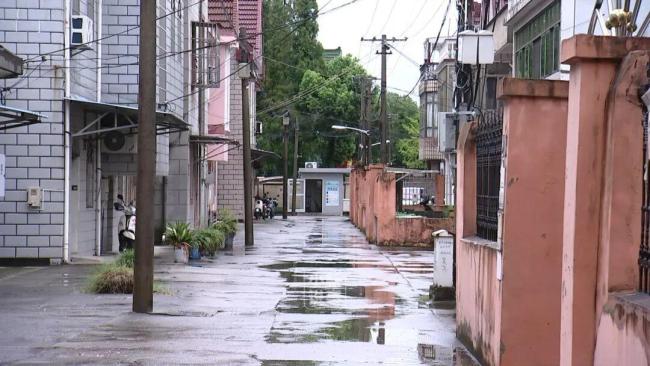 男子问AI下葬日期办完后起诉平台 信任破裂引发争议