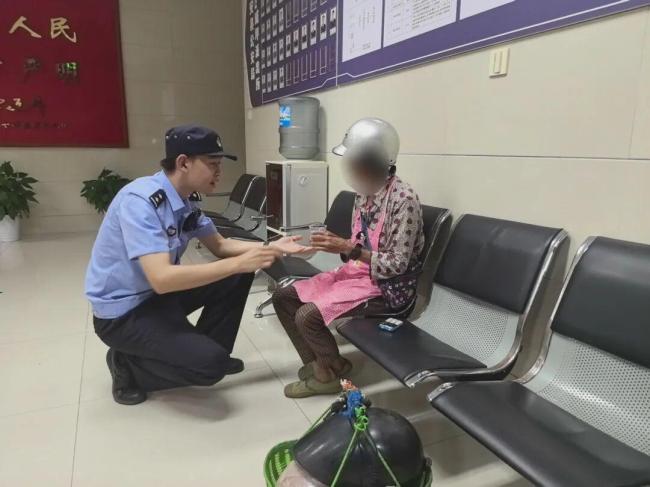 阿尔茨海默症老人一不留神出省被浙皖警方寻回 两地警方高效联动