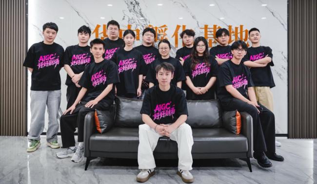 天津小伙武汉创业做漫剧走红全网 热度破4600万