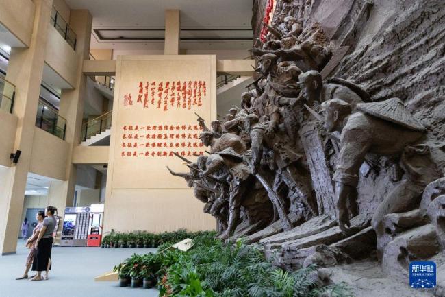 在湘江战役纪念馆感受红军壮烈一战 铭记历史缅怀先烈