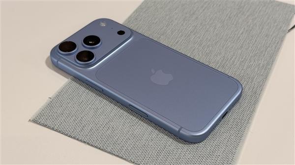 苹果18Pro和17Pro堪比“双胞胎” 换色而已
