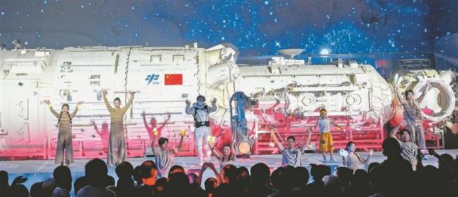 科学家猜想卡牌游戏点亮少年科学梦