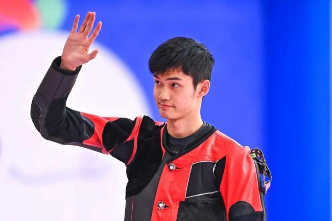 盛李豪打破自己保持的亚洲纪录 刷新亚运纪录
