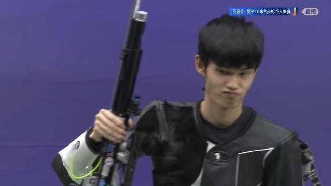 盛李豪卫冕10米气步枪个人赛