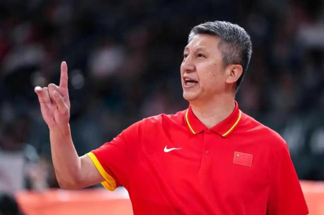 半月谈:中国篮球不需要“辛苦叙事”
