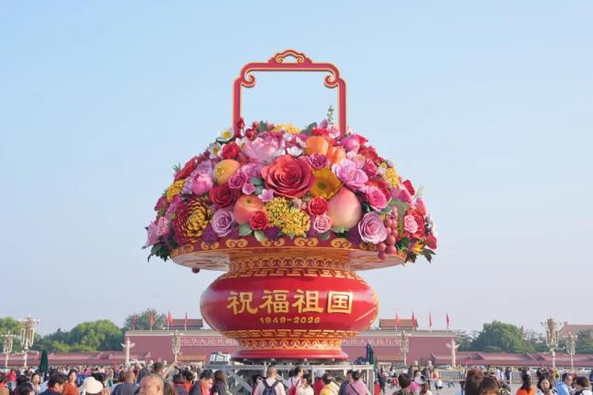 天安门广场大花盗亮相了