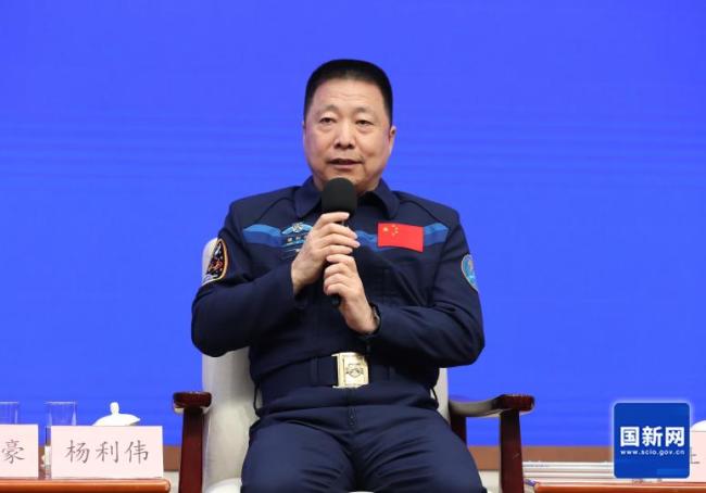 杨利伟:在那一刻,我以为要牺牲了