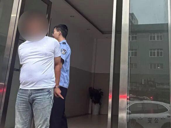 “黄金搭档”,双双落网!男子被朋友拉着一起偷车落网