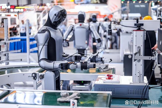 马斯克看到中国每年都有巨大进步 机器人产业全面碾压
