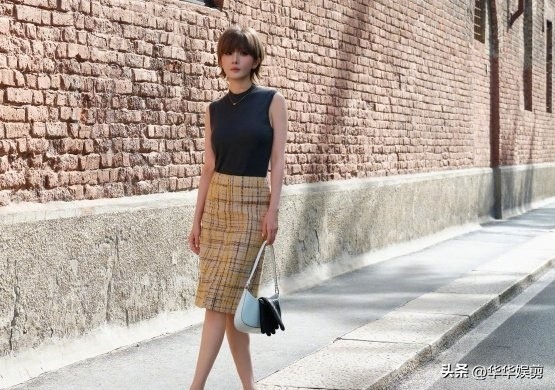 杨幂回复李现，米兰时装周互动太有梗，网友直呼氛围感拉满