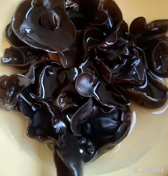 木耳吃多了对肾的危害是什么