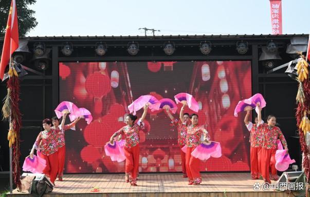 媒体:丰收节喜看稻菽千重浪 共庆丰收盛景