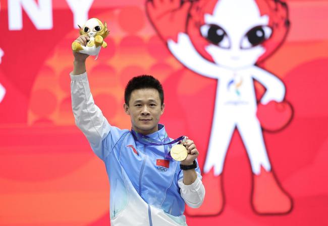 高晓彬夺武术男子刀术棍术全能金牌
