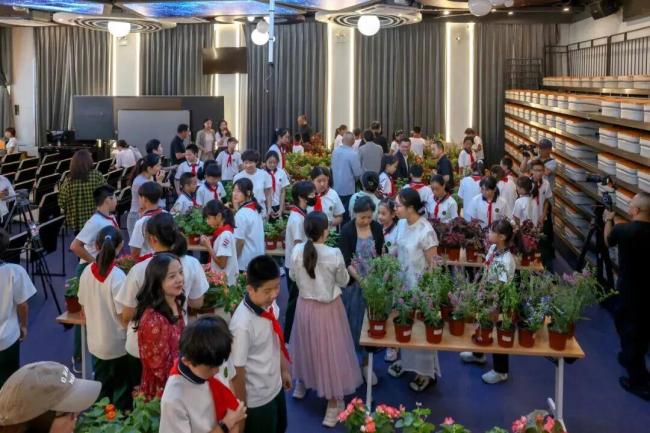 北京小学生种的鲜花将扮靓长安街