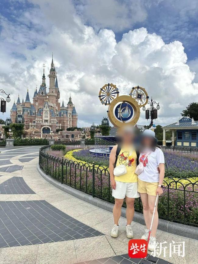 视障女子被问别用盲杖迪士尼道歉