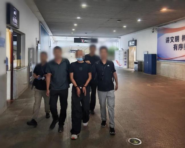 13人流窜景区购物店恶意索赔被抓 揭开“职业敲诈”真面目