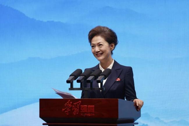 央视主持人海霞有新身份