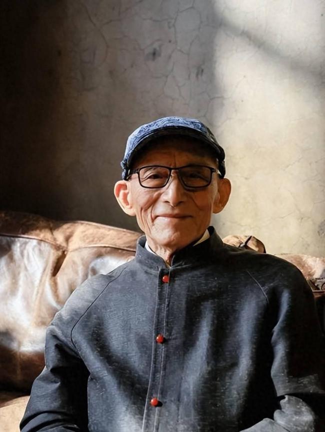 从此人间再无济公 一代艺术家的传奇人生