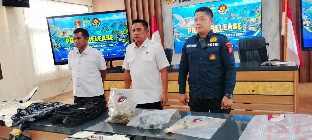 印尼警方认定中国男子为猎杀玳瑁嫌疑人，将对两名已离境同伴申请红色通缉令