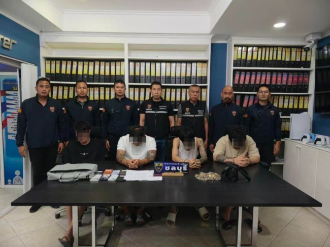 泰国警方通报3中国女子遭锁链囚禁
