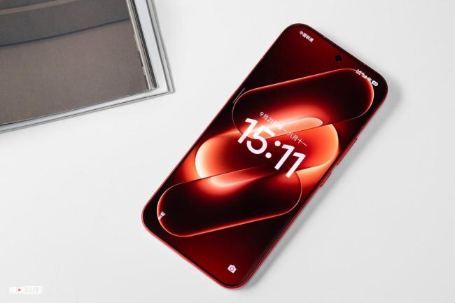 小米18 Pro Max首发评测 透明红色设计与硬件防窥屏引领创新