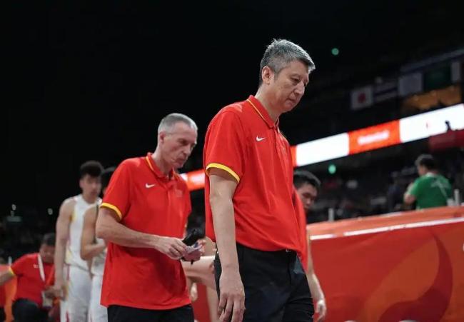 媒体：中国篮球需触底求变 不破不立刻不容缓