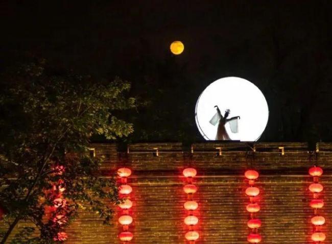 第一批中秋月亮出片了 承载团圆与思念