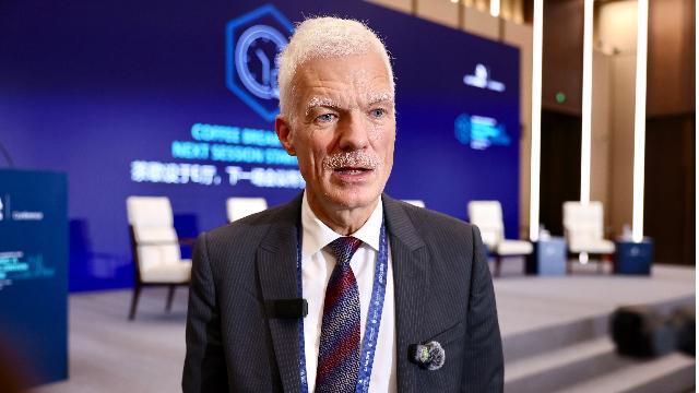 OECD司长:中国职教突飞猛进