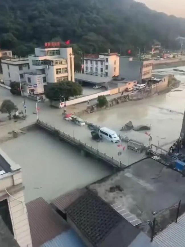 福州泥石流亲历者发声 村民紧急逃生经历