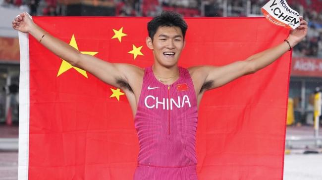 陈圆将用实力打脸日本黑人运动员!让你们瞧不起我现在记得谁是第一名了吧 亚洲跨栏重回中国手中