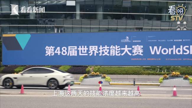 小区保安200个车位塞下400辆车