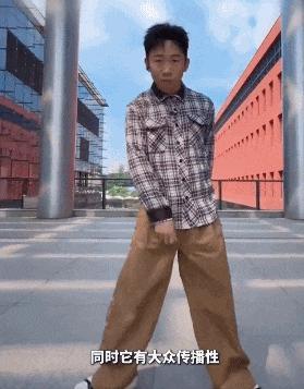 普通人别盲目跟风闪身步 警惕膝盖受伤风险