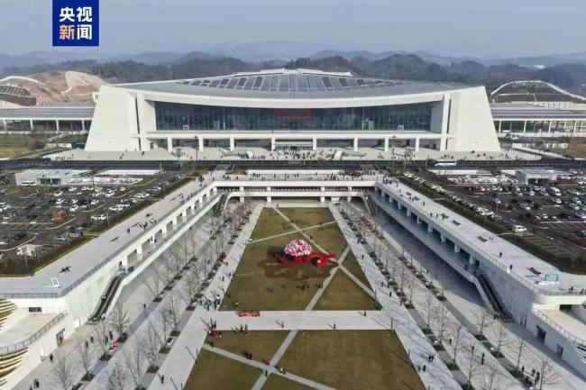 高铁集中上新!四条新线今日开通 多地迈入高铁时代