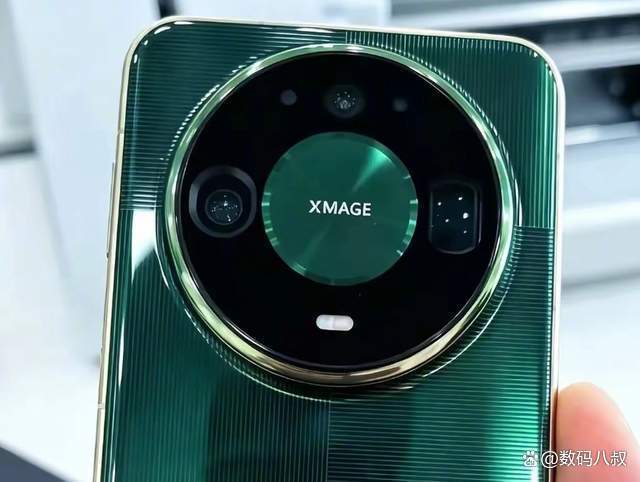 华为mate90 三挖孔设计引热议