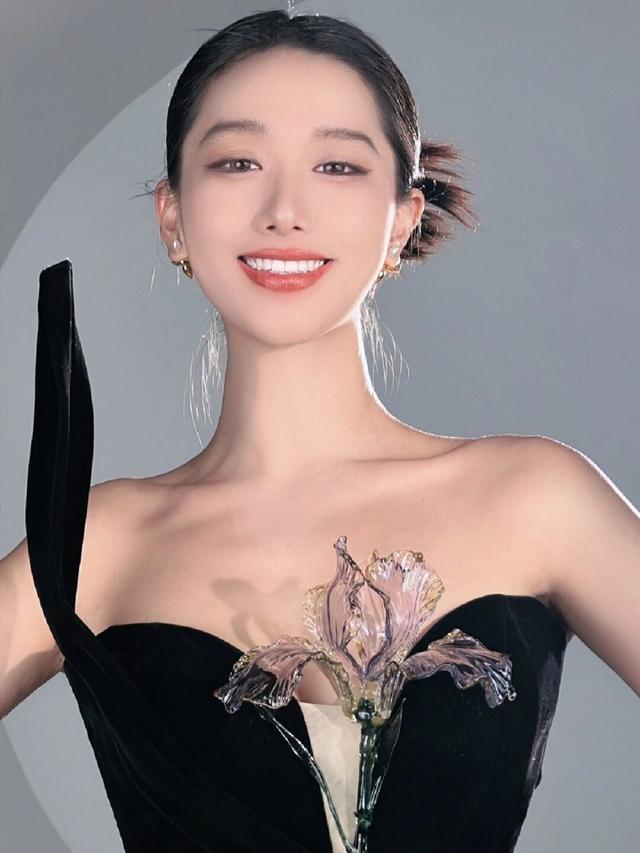李蠕蠕收入比娱乐圈很多人高,未来会转型进入娱乐圈吗?
