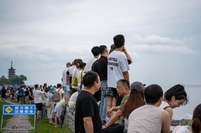钱塘潮迎来最佳观赏期 观潮点位更多更优