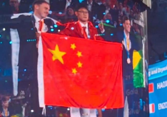 00后小伙刮大白刮出世界冠军